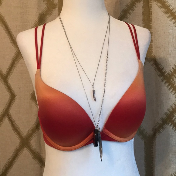 Victoria’s Secret Bra - Picture 1 of 7